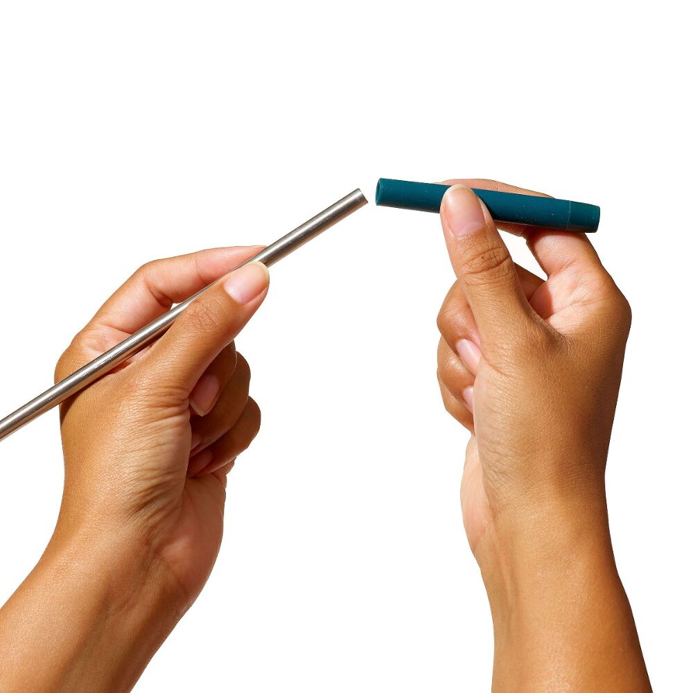 4-Piece Reusable Straw and Brush Set with Case O8