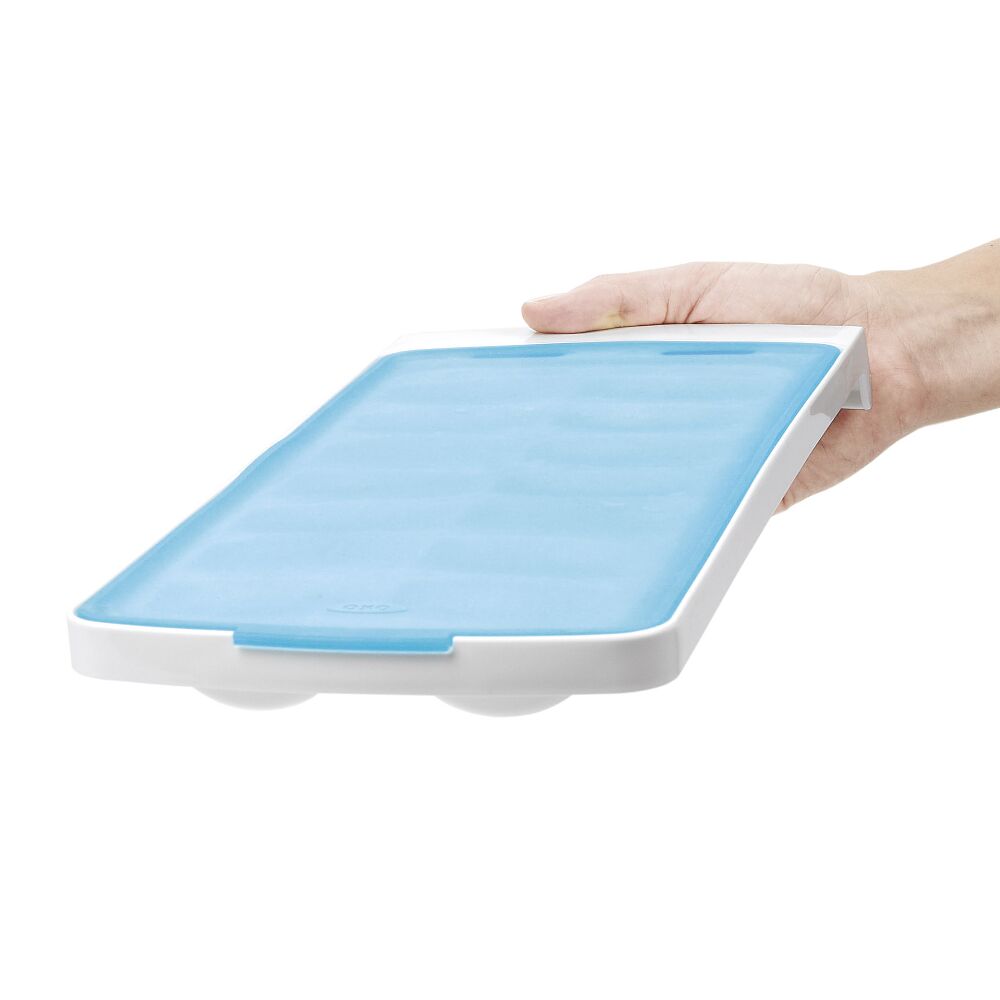 No-Spill Ice Cube Tray Z9