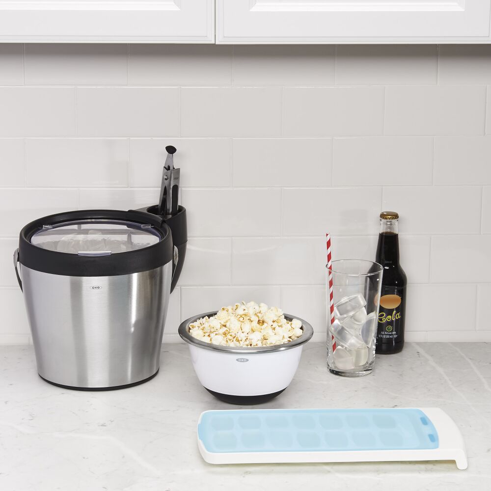 No-Spill Ice Cube Tray Z9