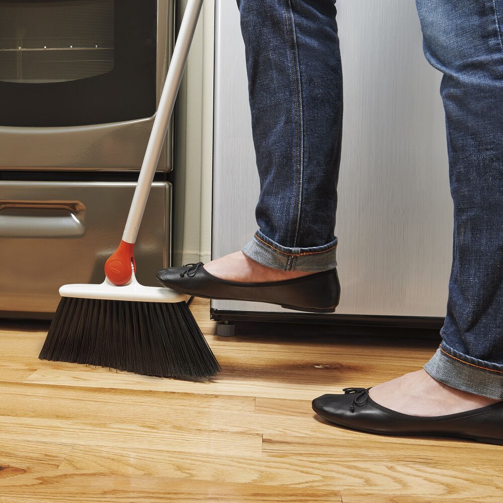 Any-Angle Broom B9