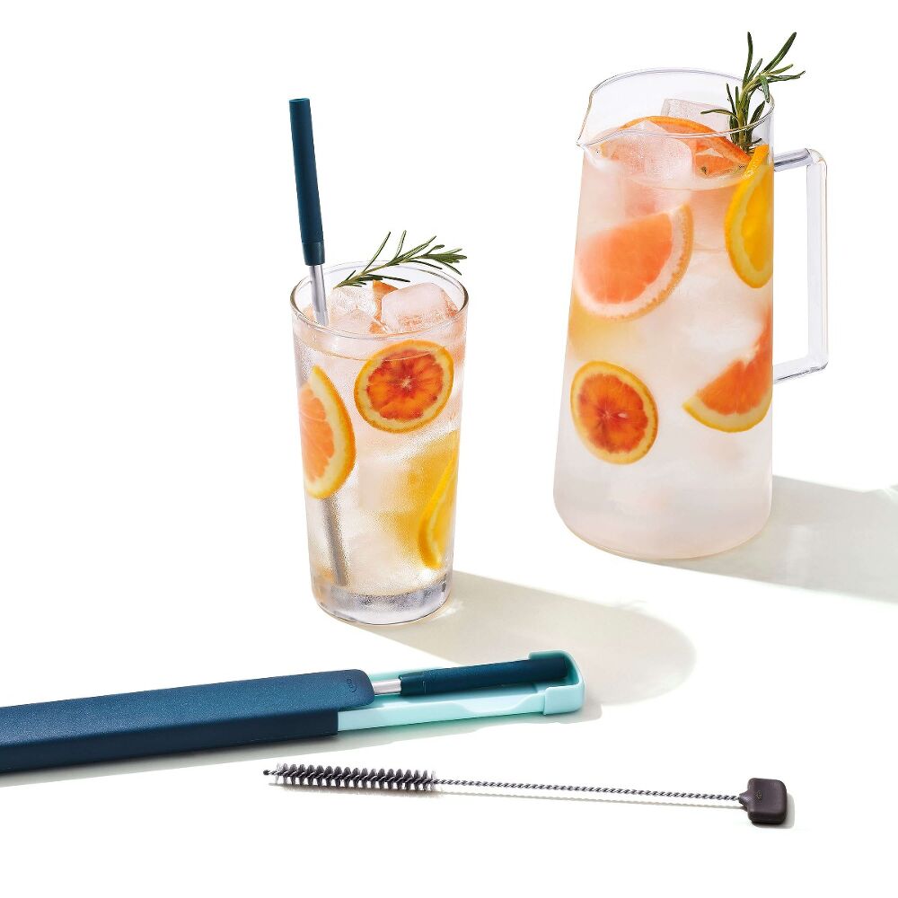 4-Piece Reusable Straw and Brush Set with Case O8