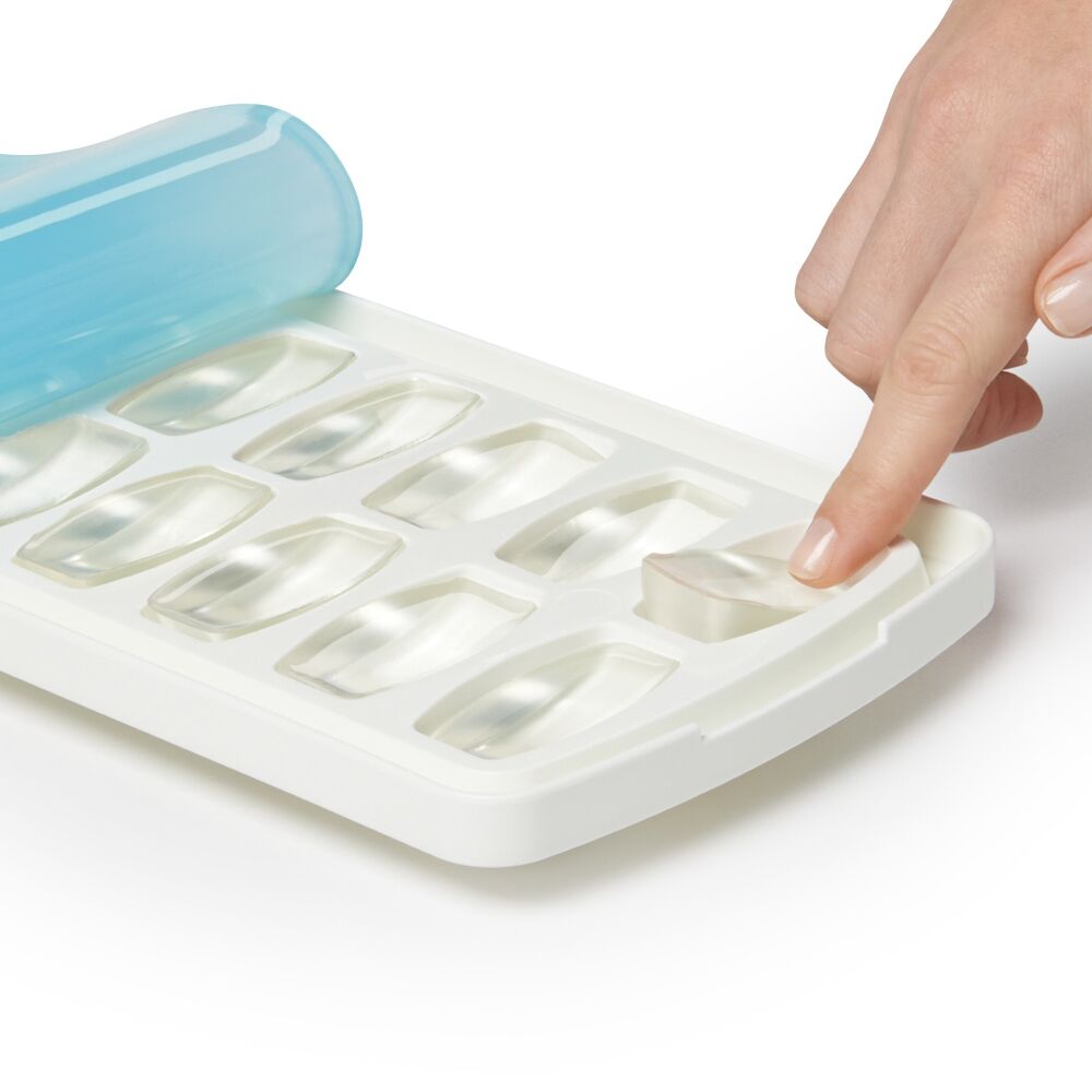 No-Spill Ice Cube Tray - 2 Pack M7