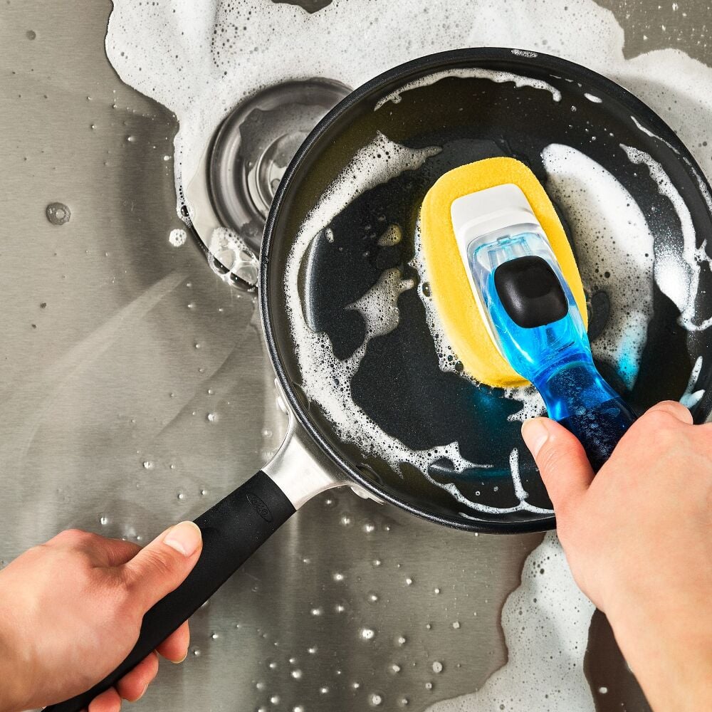 Soap Dispensing Dish Sponge B8