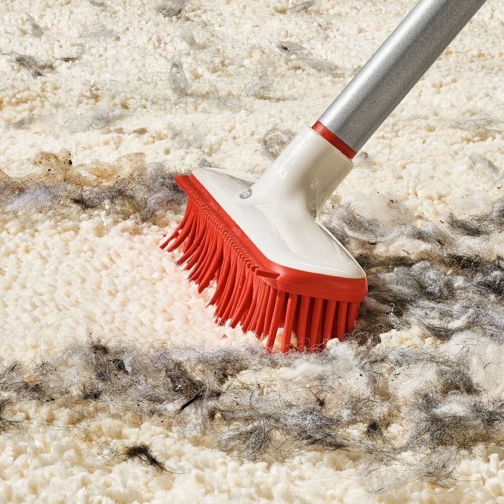 OXO Good Grips Fur Broom E5