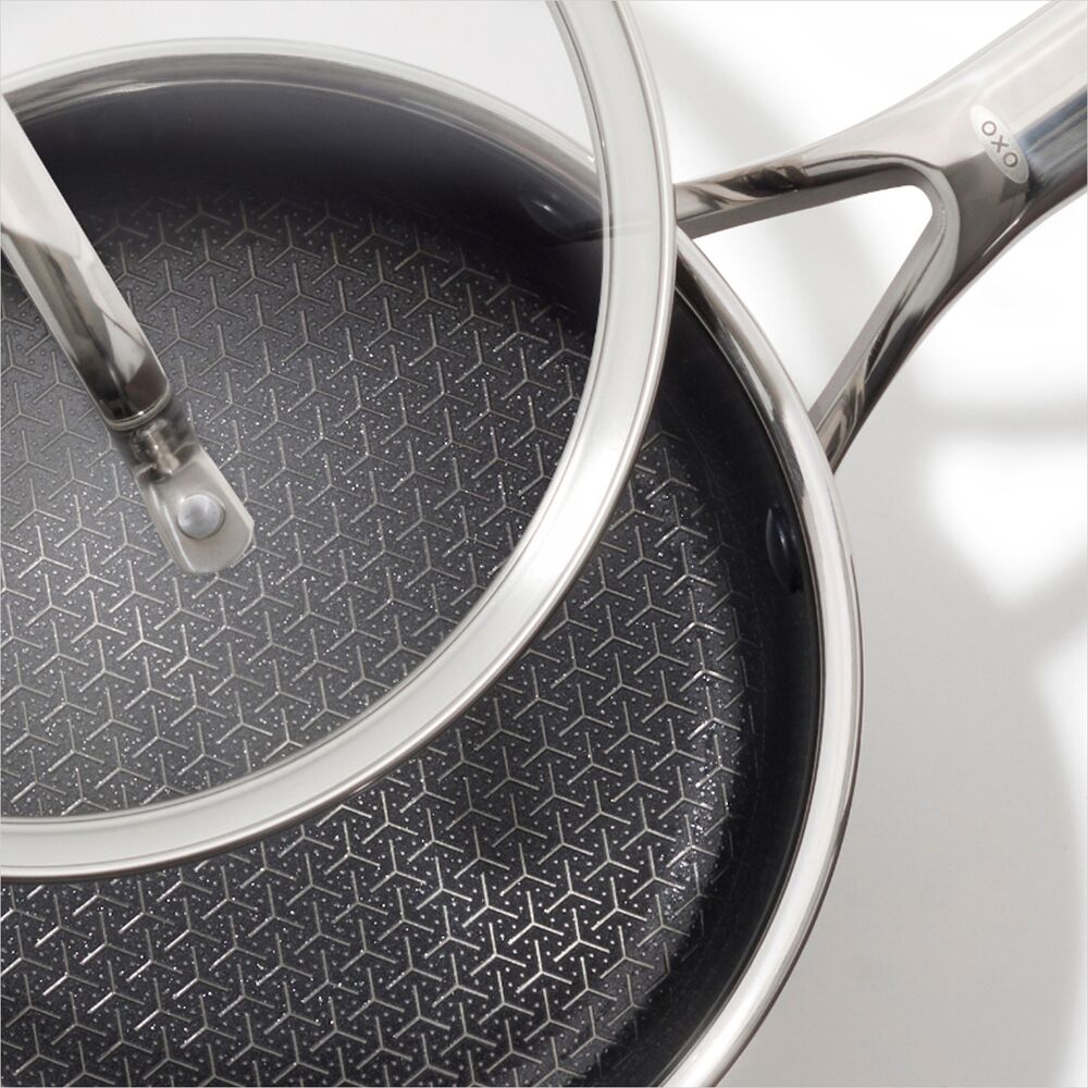 Trident Hybrid Non-Stick Stainless Steel 2.5 Qt Saucepan with Lid E1