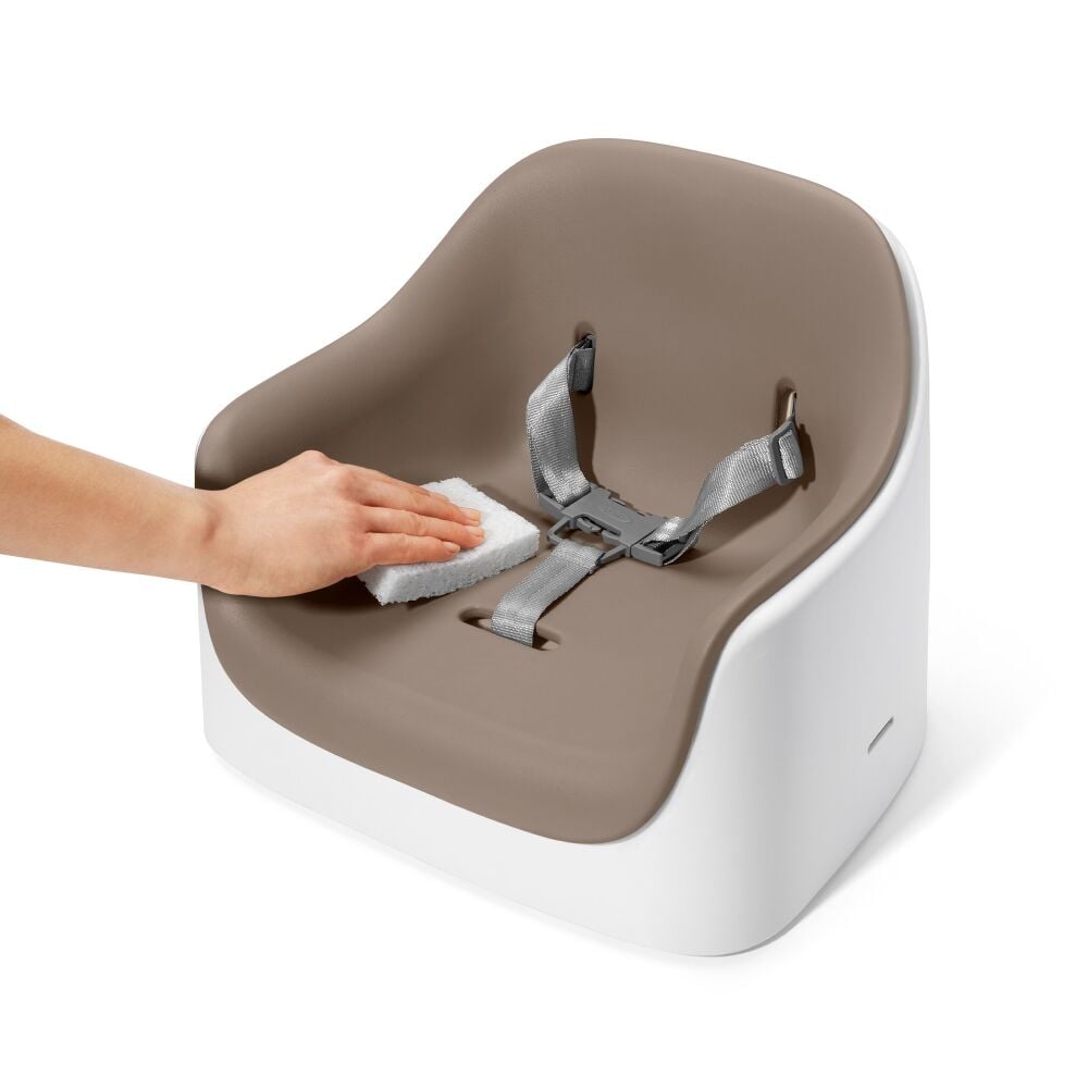 Nest Booster Seat with Removable Cushion P7