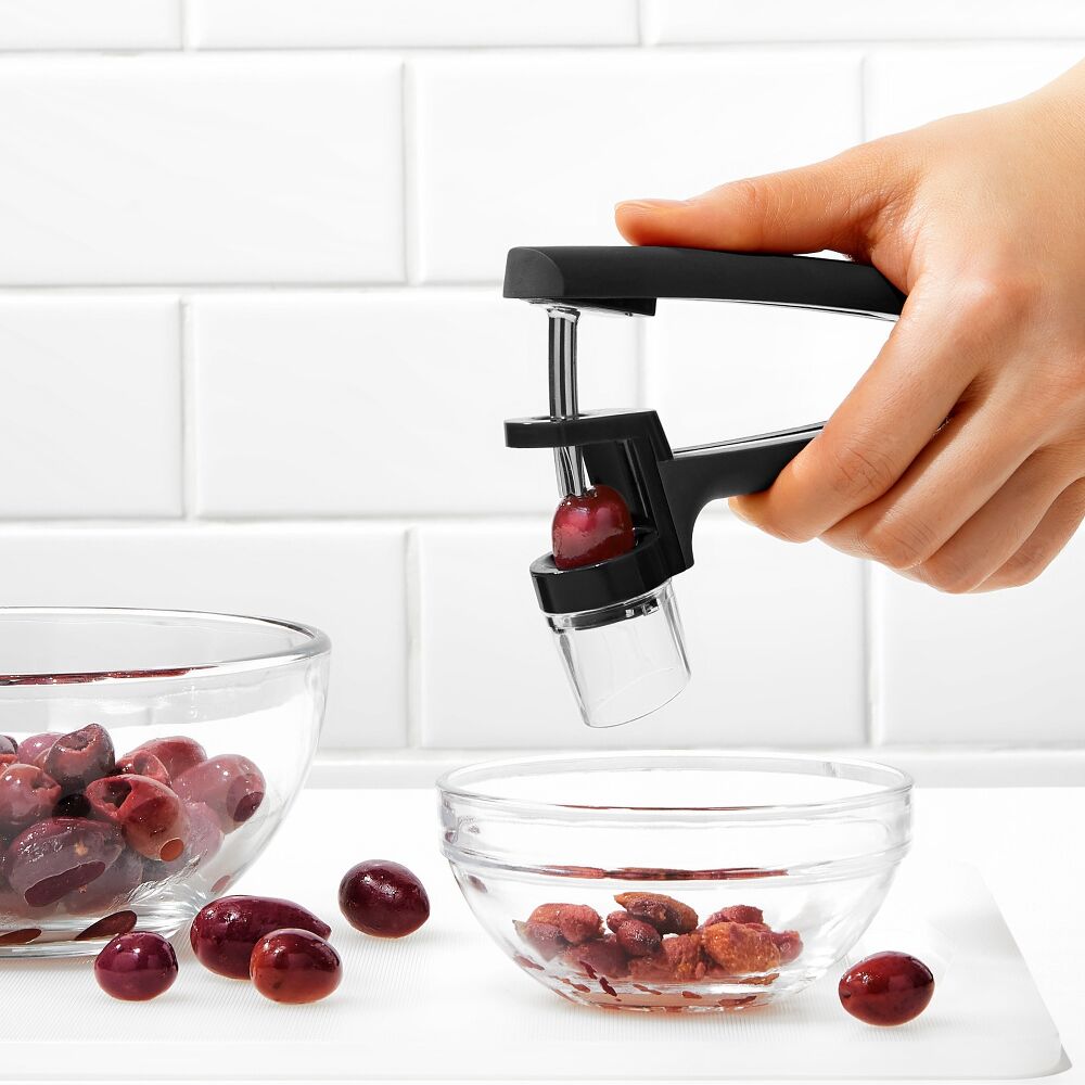 Cherry & Olive Pitter - Black O5