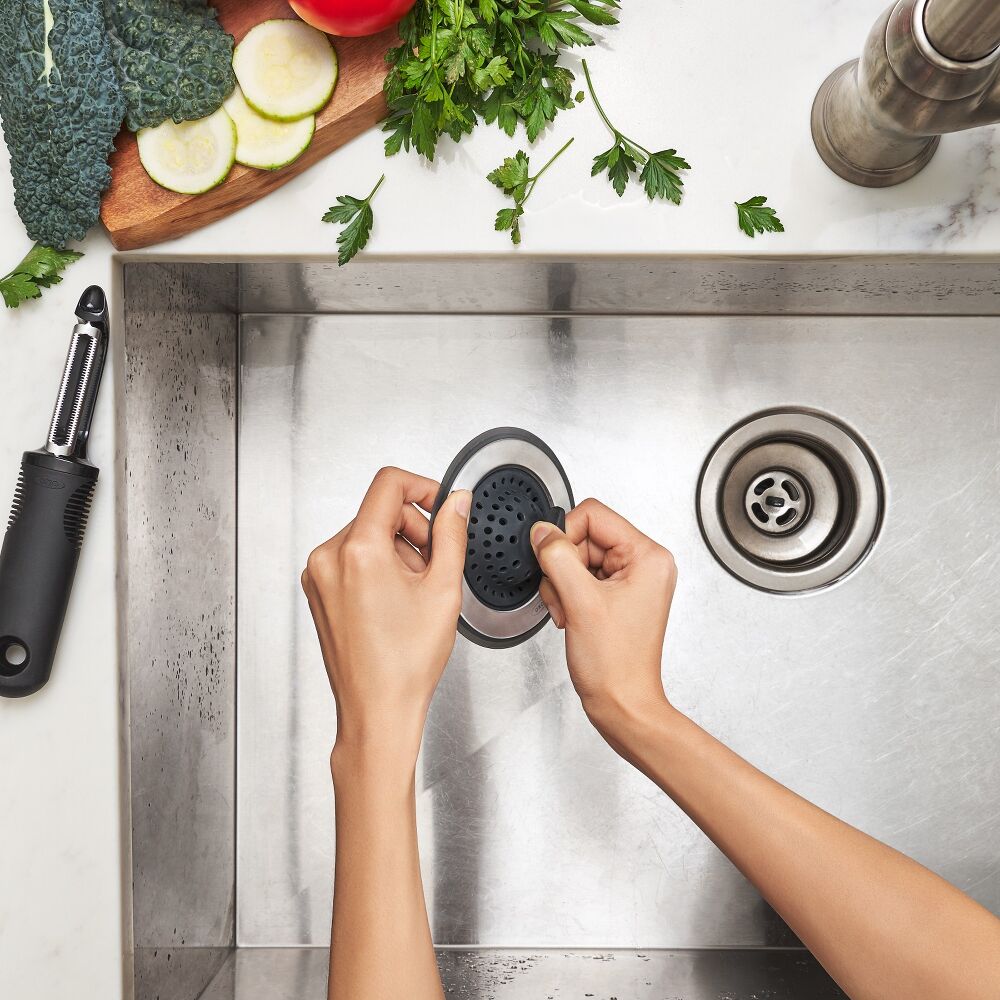 OXO Good Grips 2-In-1 Sink Strainer & Stopper Tray Pack D2