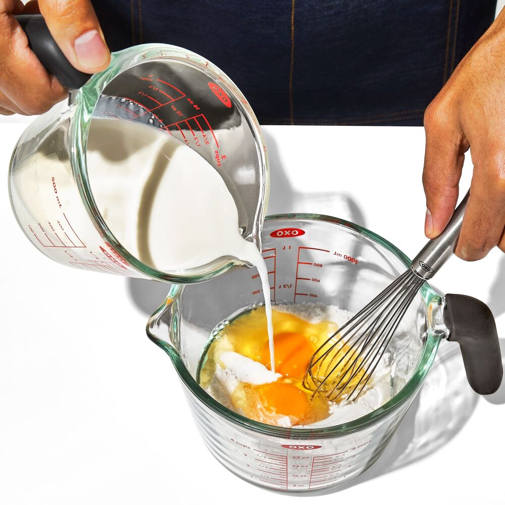 2-Cup and 4-Cup Glass Measuring Cup Set E9